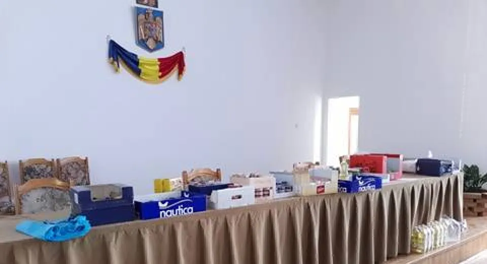 Foto Donații pentru persoanele din Balș, aflate în izolare
