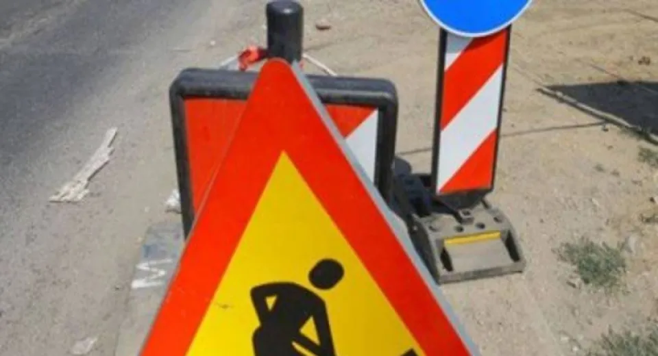 Foto Circulație îngreunată pe DN 7 și DN 7A, în Vâlcea, din cauza ploilor