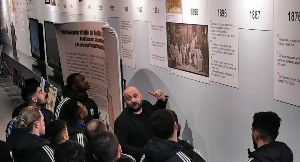 Foto FC Universitatea Craiova a vizitat Muzeul de Artă din Bănie