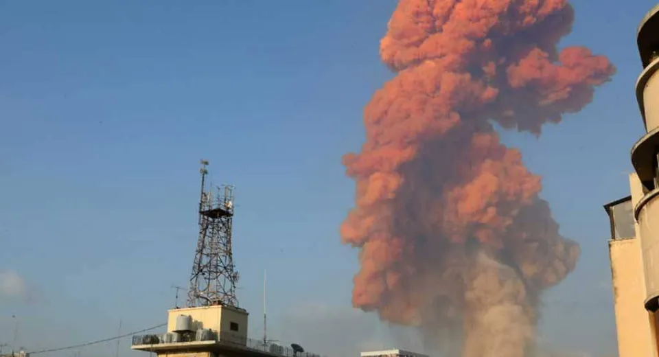 Foto MAE: Ambasada României la Beirut a fost afectată de explozia din orașul libanez