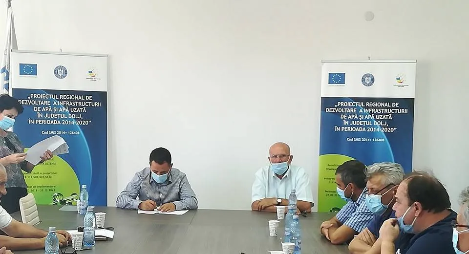 Foto Contract semnat pentru extinderea rețelei de apă și canalizare în Calafat și Maglavit