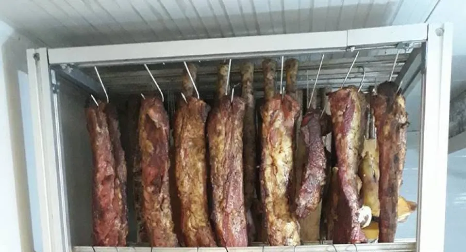 Foto Crescătorie de porci mangalița, succesul unui fermier de la Dăbuleni