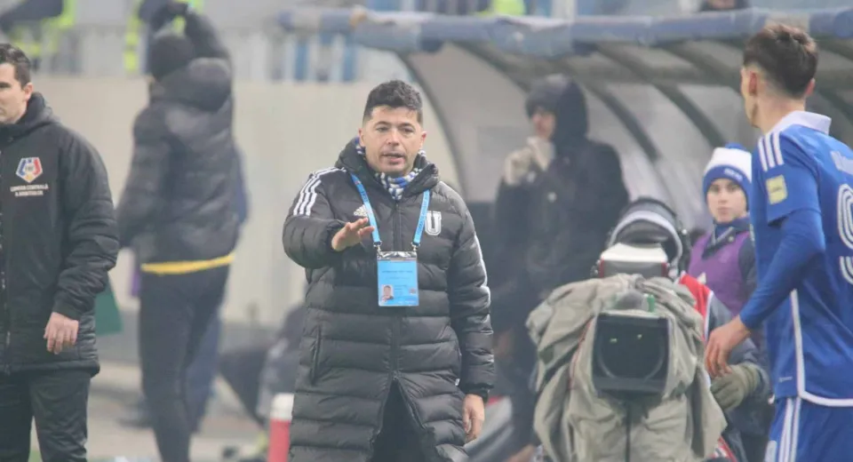 Foto Artă și magie cu B&B în acțiune. Fotbal Club Universitatea - Dinamo, 2-1