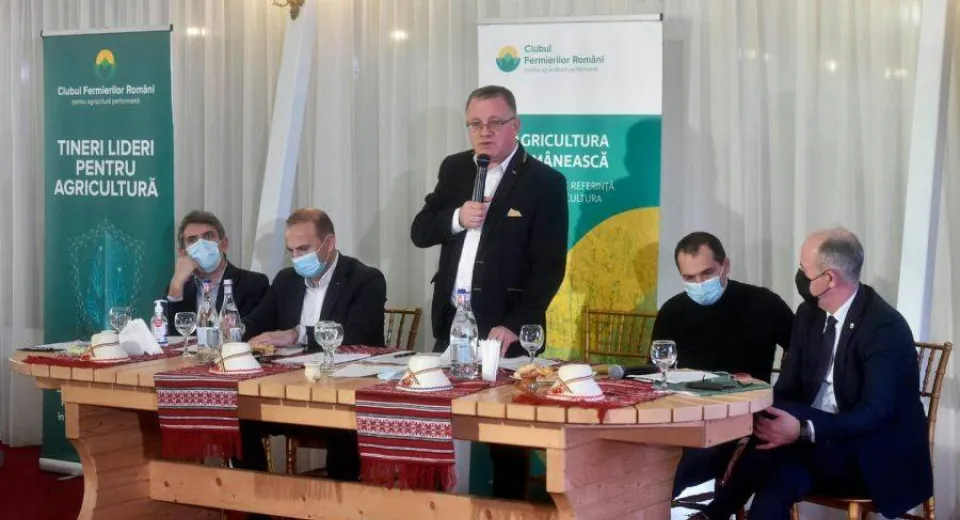 Foto Întâlnire a ministrului Agriculturii cu reprezentanţii Clubului Fermierilor Români