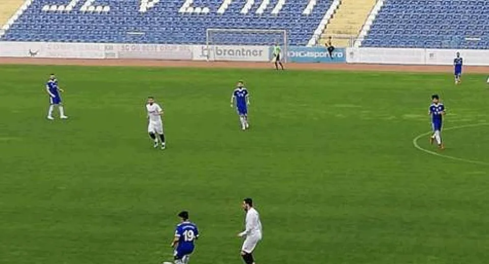 Foto Știința a revenit la viață. Alb-albaștrii au făcut spectacol cu Horezu!