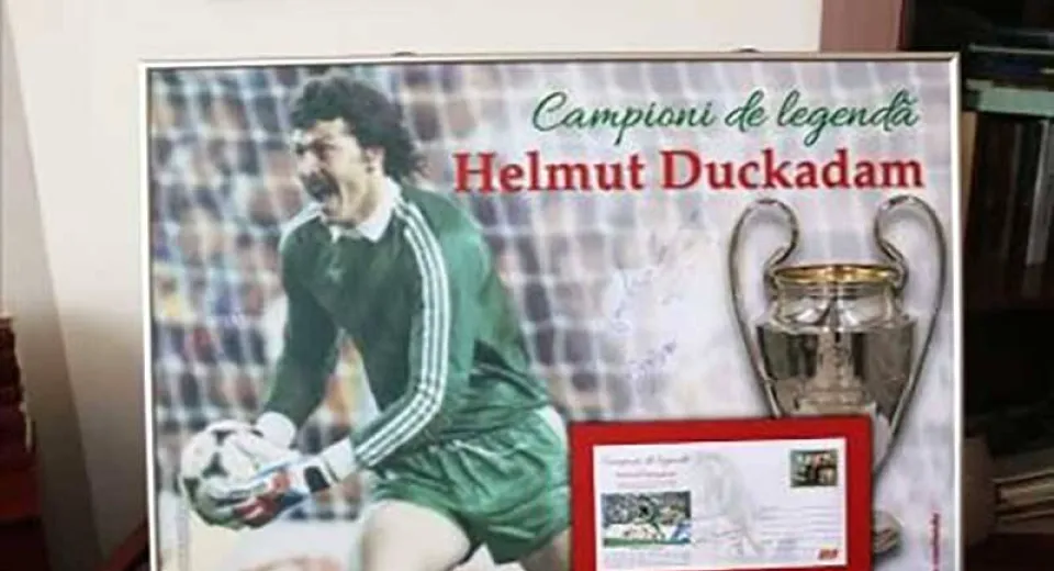 Foto Timbre cu doi sportivi români de aur: spadasina Ana-Maria Popescu și portarul Helmut Duckadam