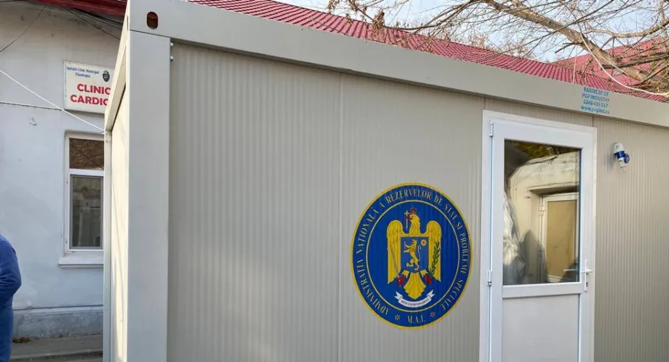 Foto Module cu sistem de încălzire și paturi vor ajunge la spitale din județul Olt