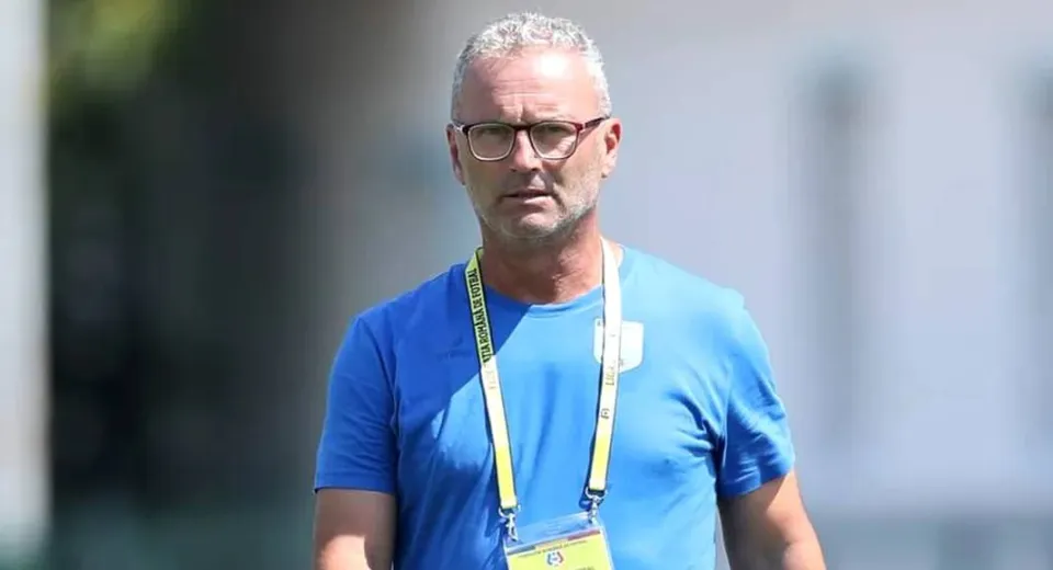 Foto Următoarea echipă pe care FCU o va întâlni în Liga 2 și-a demis antrenorul