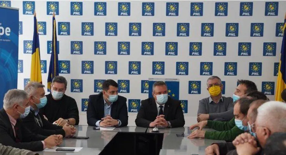 Foto Nicolae Ionel Ciucă: „Partidul Național Liberal vine în fața alegătorilor din Dolj cu o echipă puternică”