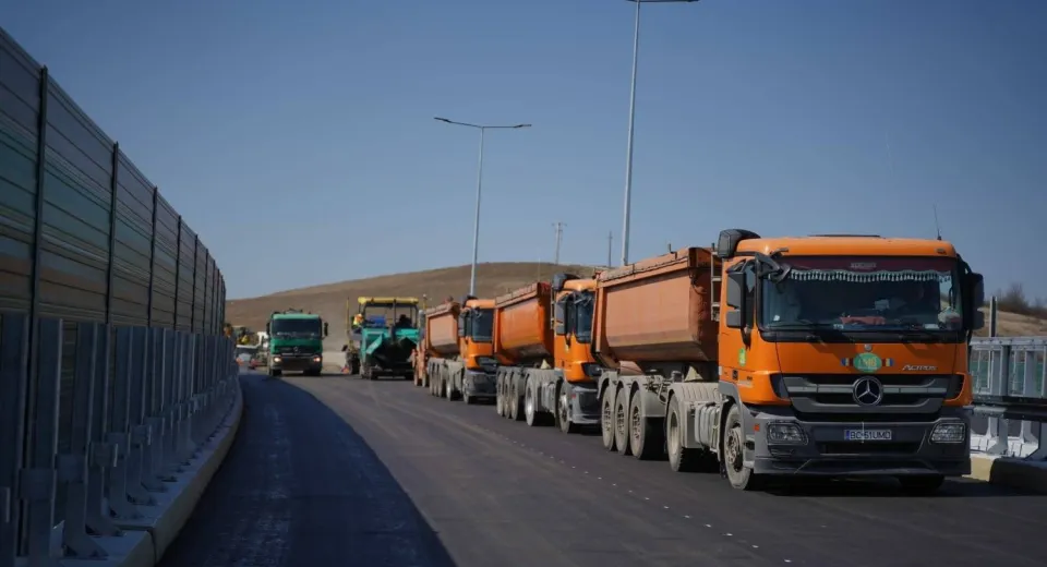 Foto Un lot din Tronsonul 2 al Drumului Expres Craiova-Pitești, deschis înainte de Paște
