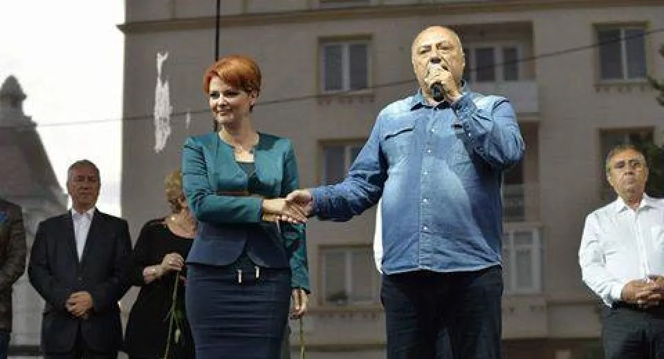 Foto Solomon se ține de gâtul Olguței, Olguța e la mâna PNL-USR-PLUS. Practic, toți au de toate, dar absolut nimic