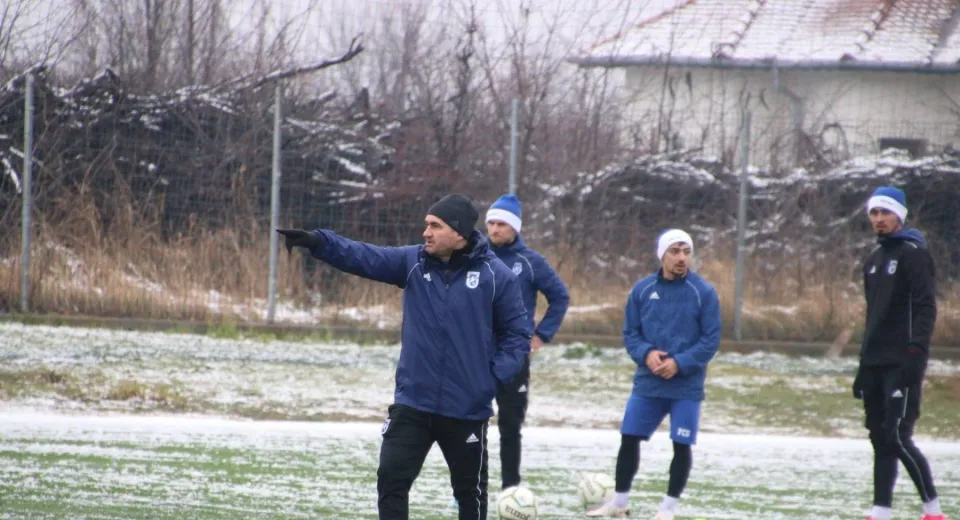 Foto Ovidiu Stângă: 