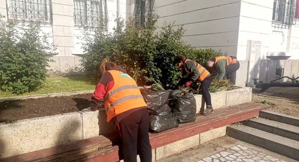 Foto Parcurile din Râmnicu Vâlcea, pregătite să primească vizitatori după 15 mai
