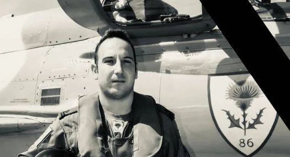 Foto Pilotul mort, după ce avionul MiG s-a prăbușit, este din Caracal