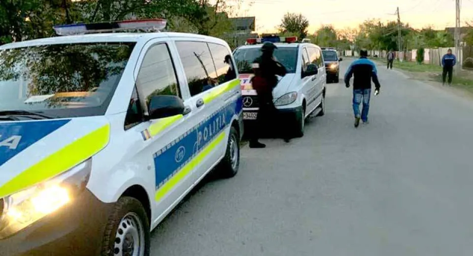 Foto Au furat anvelope de la fabrica Pirelli din Slatina. Bunurile, recuperate în urma unor percheziții 