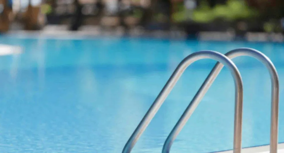 Foto Piscinele din Gorj, verificate de inspectorii OPC. Activități închise și amenzi  