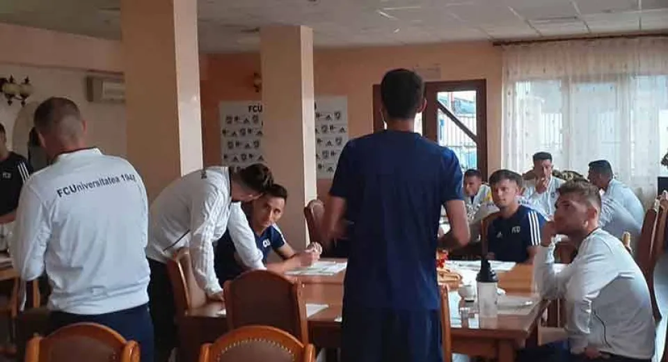 Foto VIDEO+FOTO EXCLUSIV! Noutăți la plecarea în Austria. Cine a venit la FCU!