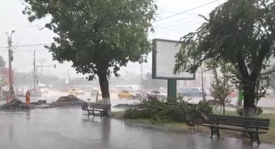 Foto Avertizare meteorologică de cod galben: instabilitate atmosferică în mai multe regiuni ale țării, inclusiv Oltenia