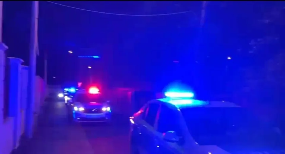 Foto Petrecere organizată într-o comună din Olt, spartă de polițiști