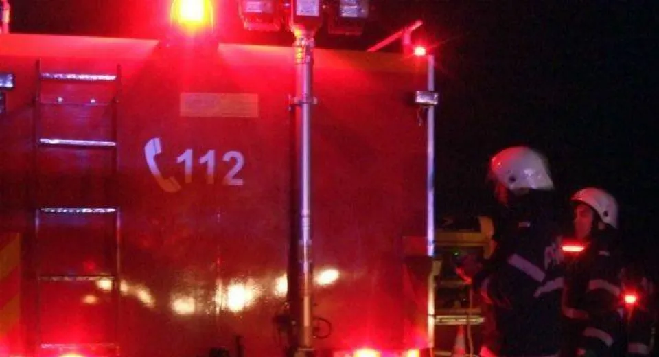 Foto Locuință distrusă de un incendiu într-o comună din Olt 