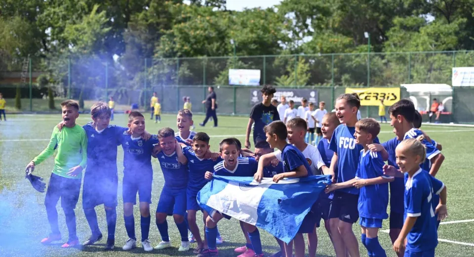 Foto Leuții din Bănie țin steagul sus. FCU Craiova 2013 s-a calificat în finala Cupei Mării Negre