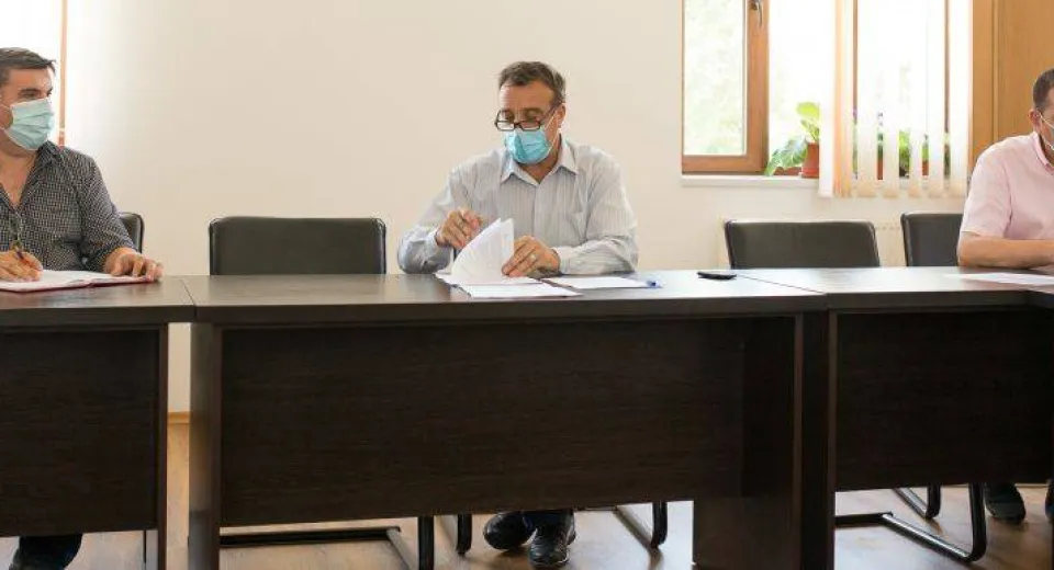 Foto Primarul Băileştiului, la reuniunea de negociere a echipei Asociaţiei Municipiilor din România