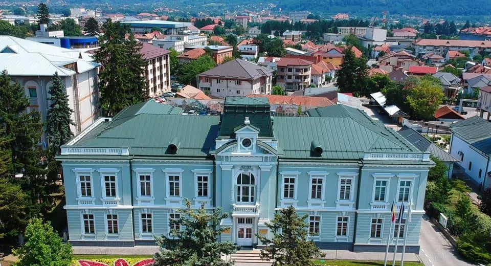Foto Funcționar din cadrul Primăriei Râmnicu Vâlcea, găsit incompatibil 