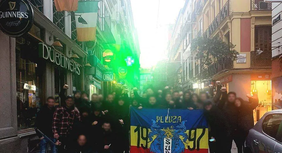 Foto EXCLUSIV. Peluza Sud 97 susține naționala României la Madrid!  
