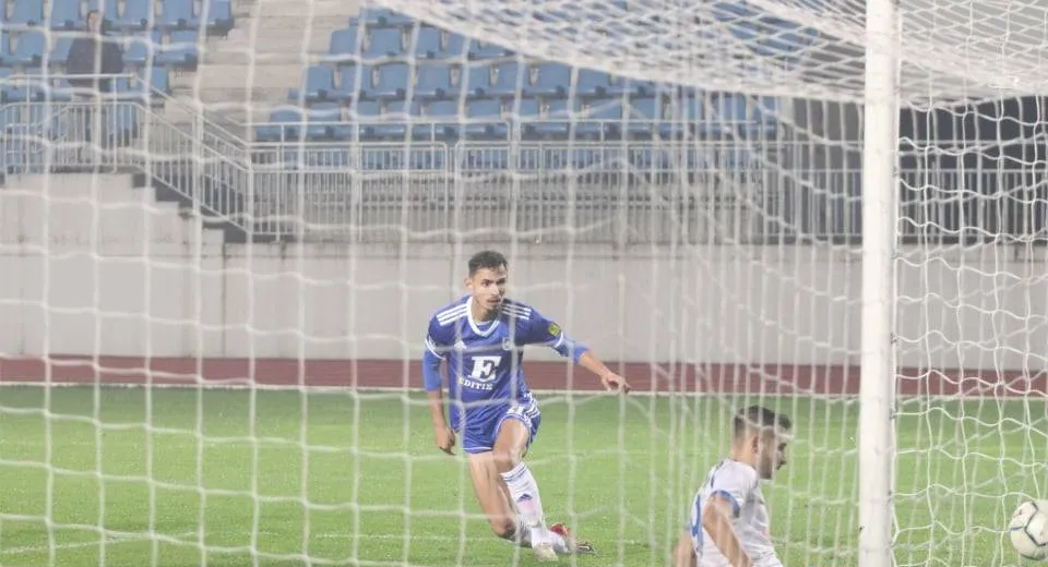 Foto Regii seriei a patra. Alb-albaștrii au terminat en-fanfare turul campionatului Ligii a treia!