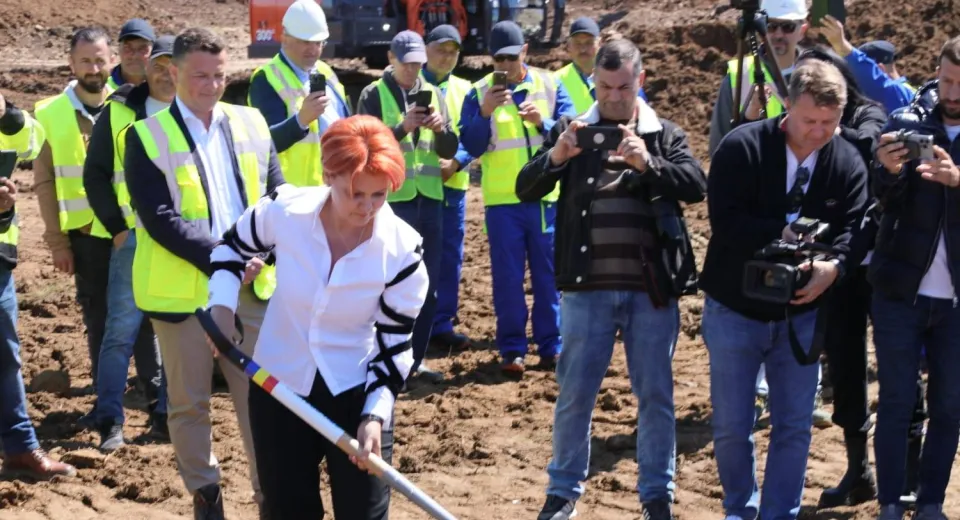 Foto FOTO: S-a dat startul lucrărilor de construcție a Spitalului Regional Craiova 