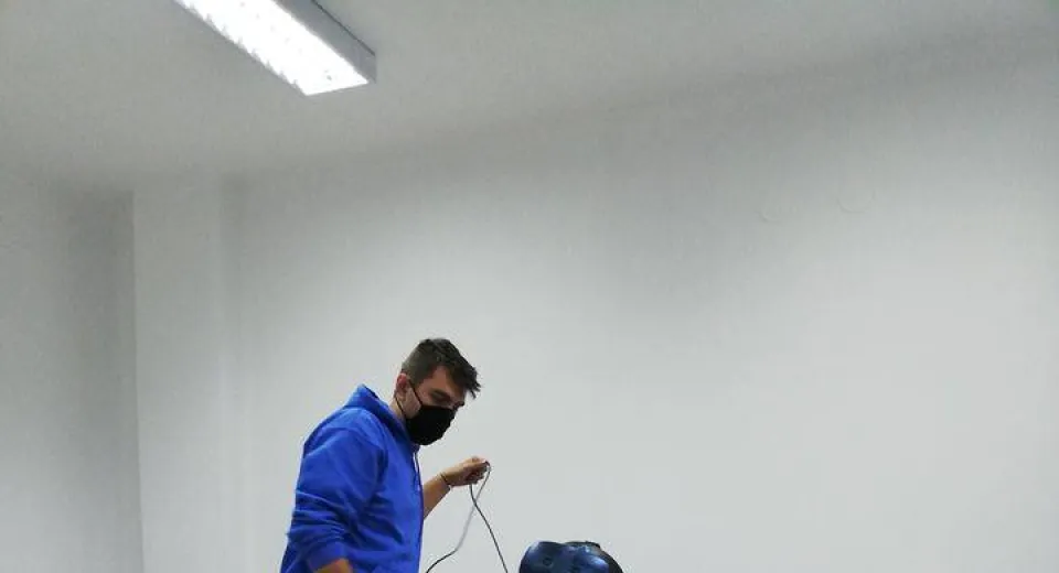 Foto Proiect inedit al unor studenți craioveni. Robotica, fizica, chimia sau matematica, descoperite prin joacă  