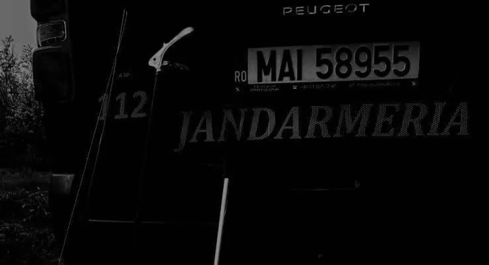 Foto Mehedinți: O familie din Eșelnița s-a trezit cu un șarpe în dormitor