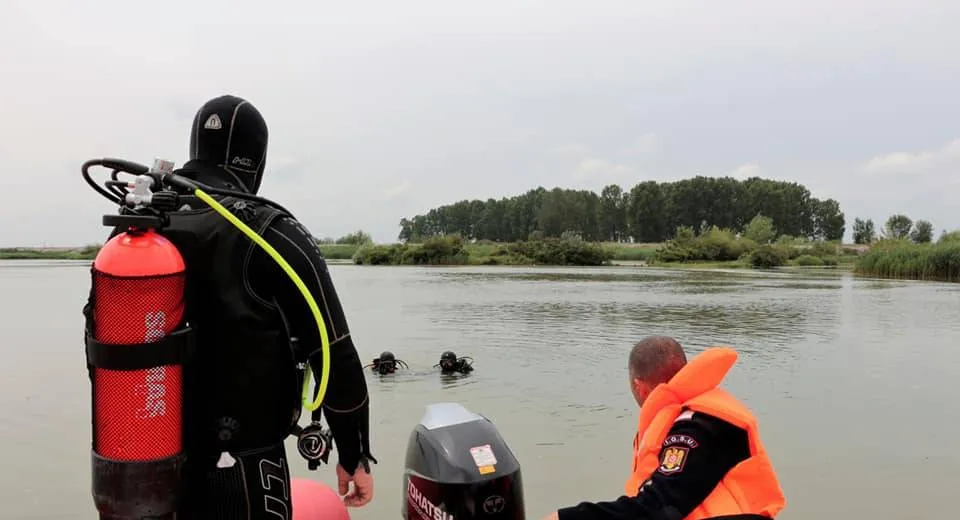 Foto Bărbat căutat în râul Olt, la Slatina 