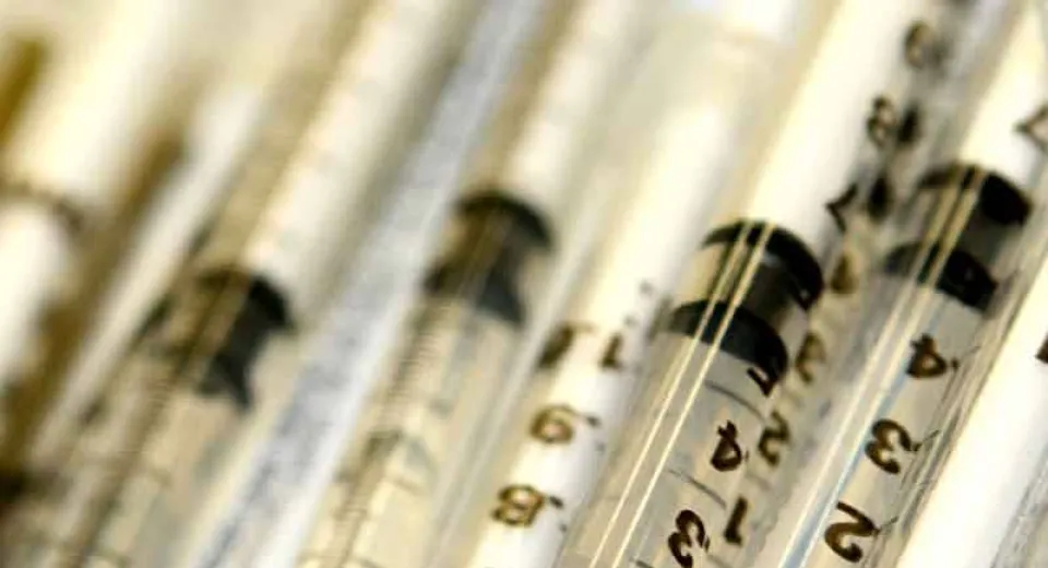 Foto Sondaj: O treime dintre francezi ar refuza să se vaccineze împotriva COVID-19