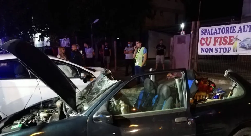 Foto FOTO. Femeie încarcerată, în urma unui accident petrecut în Slatina