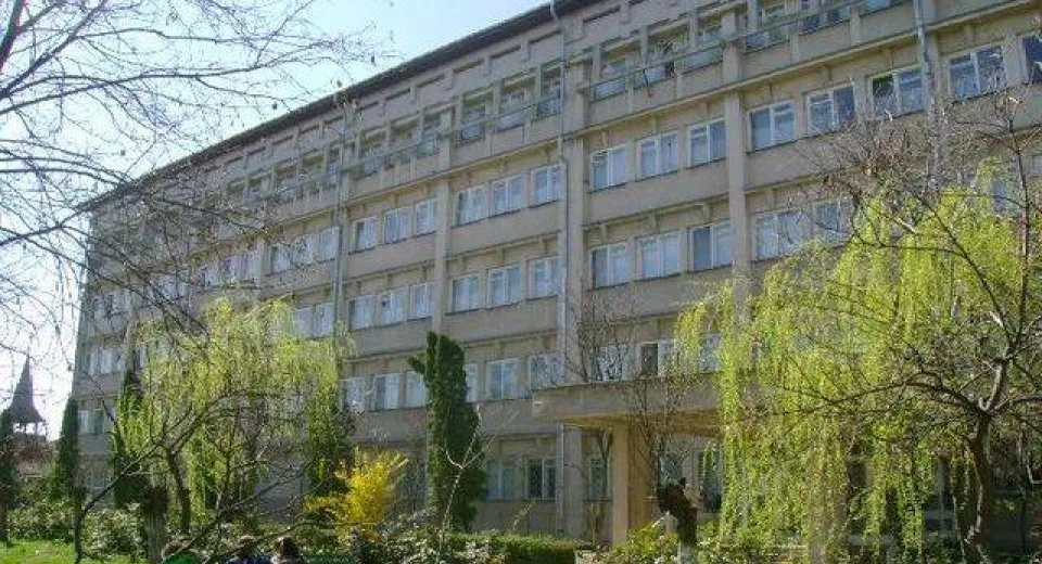 Foto Șeful Spitalului Caracal, trimis în judecată. Stimulente acordate ilegal