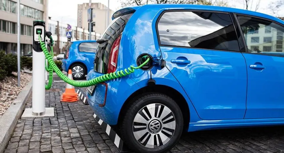 Foto Râmnicu Vâlcea va avea șapte stații de încărcare a mașinilor electrice
