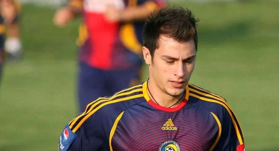 Foto Mirel Rădoi încearcă să-l convingă pe Ştefan Radu să revină la echipa naţională