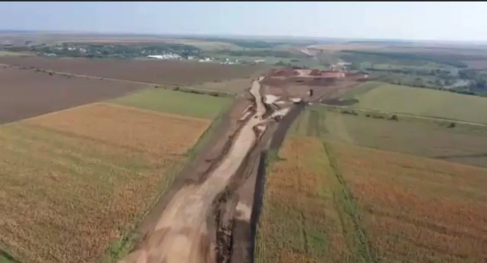 Foto Lucrările pe tronsonul 3 al Drumului Expres Craiova-Pitești au ajuns la 42%