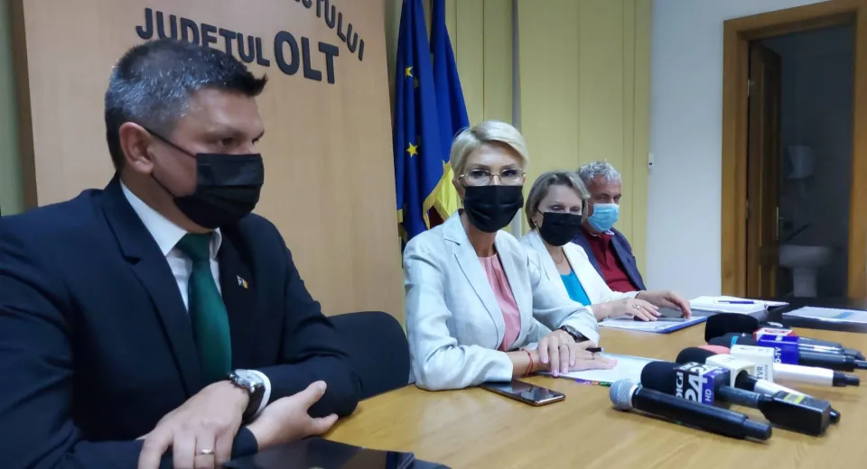 Foto Raluca Turcan, la Slatina: Angajații din sistemul de asistență socială care nu se vaccinează vor suporta costul testelor Covid 