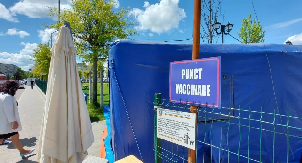 Foto S-a deschis centrul de vaccinare drive-through din Slatina