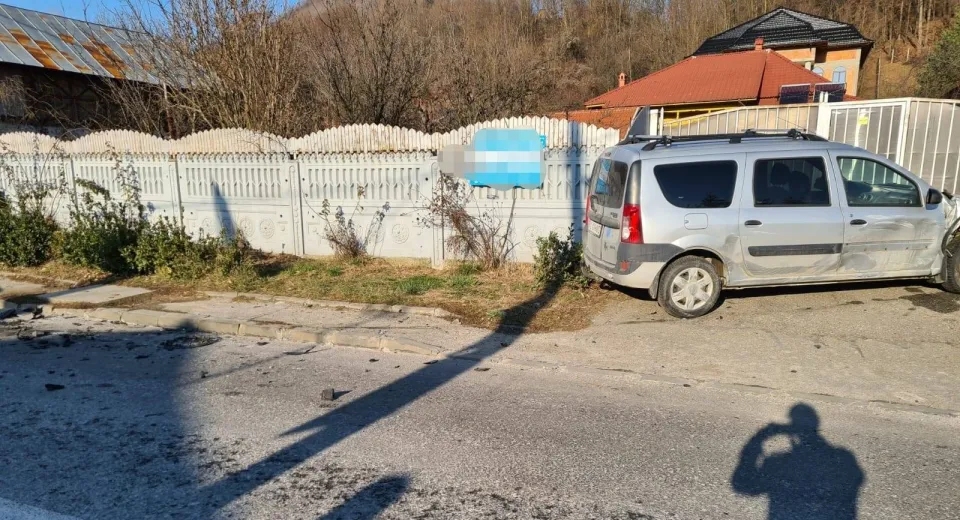 Foto Trafic îngreunat, în urma unui accident produs în județul Vâlcea