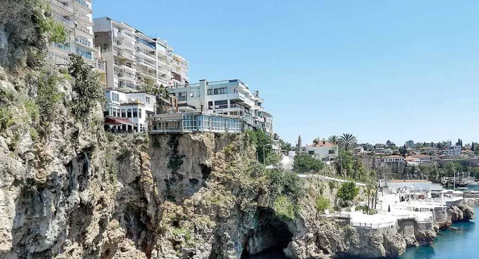 Foto Turcia anunţă că va primi turişti nevaccinaţi