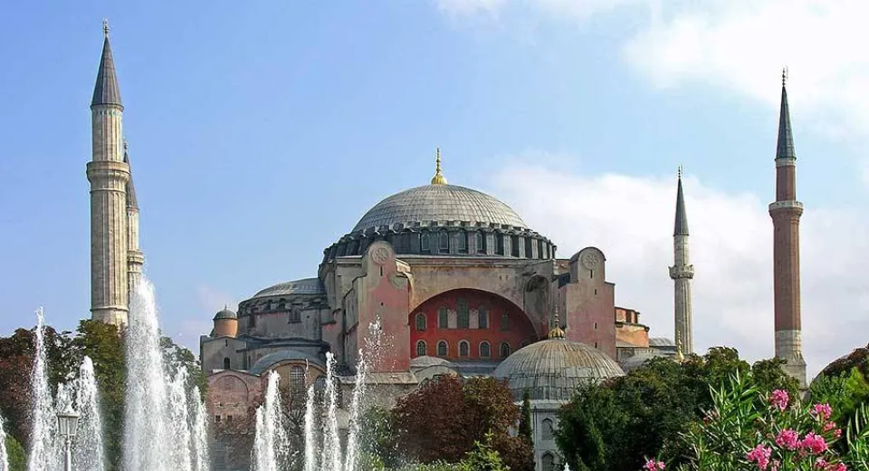 Foto UE cere Turciei să anuleze decizia de transformare în moschee a fostei Catedrale 