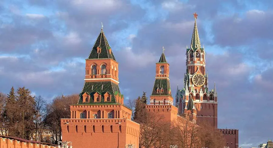 Foto Kremlinul respinge acuzaţiile Londrei privind atacurile cibernetice şi ingerinţele electorale