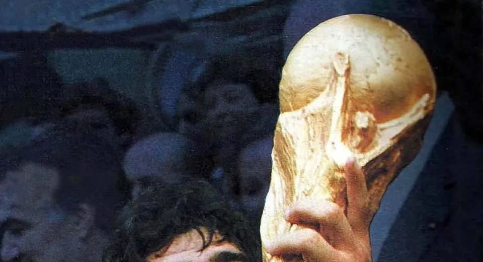 Foto Presa din Argentina: A murit Diego Armando Maradona