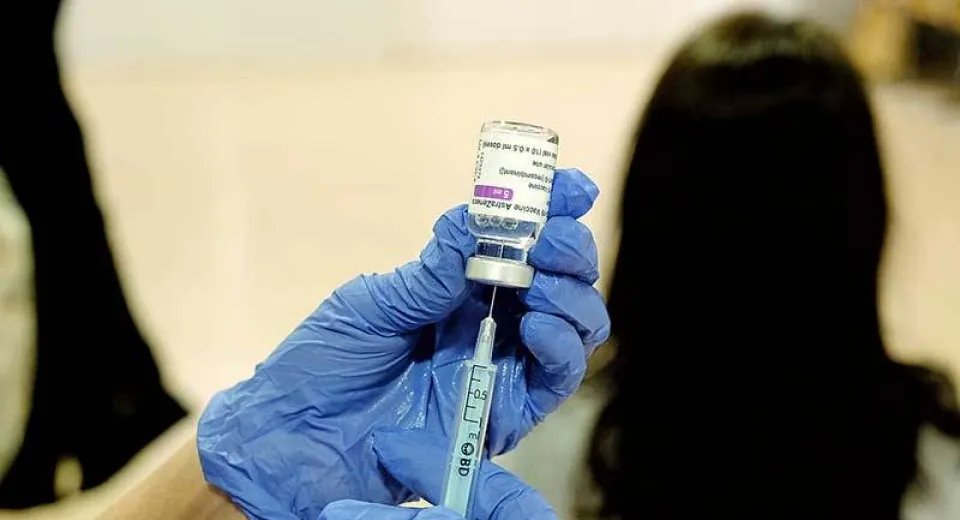 Foto OMS recomandă continuarea vaccinării cu AstraZeneca