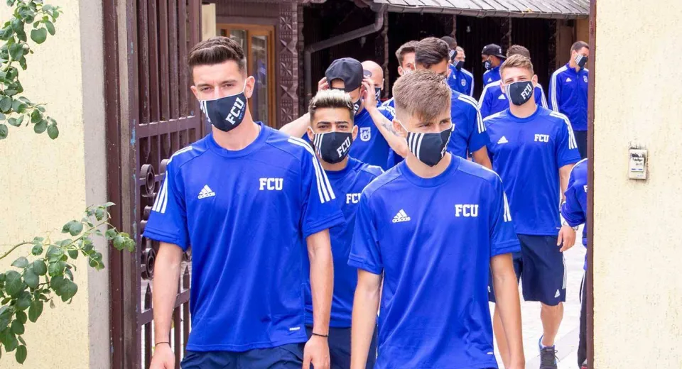 Foto  FC Universitatea Craiova a plecat spre Miercurea Ciuc. Lotul deplasat de Napoli!